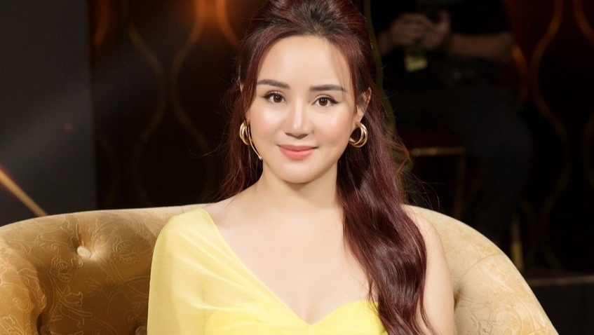 Ca si Vy Oanh khoa het cac tai khoan, 'bien mat' khoi mang xa hoi hinh anh