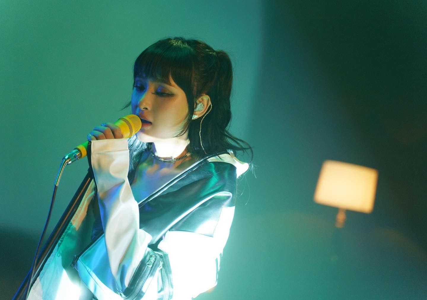 cam song nghe si anh 1