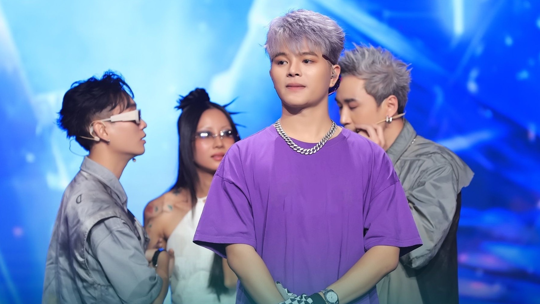 Quan quan Quang Anh lot xac, 4 HLV Rap Viet tranh gianh hinh anh