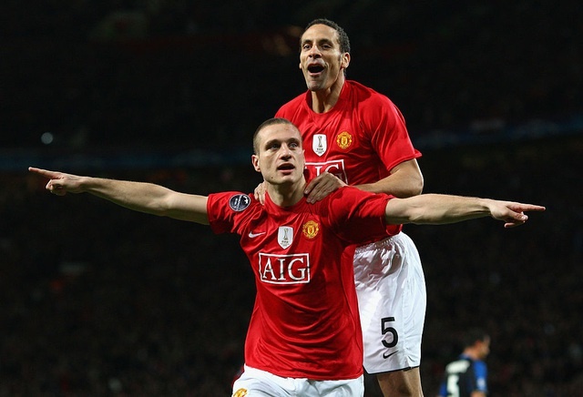 Rio Ferdinand tiet lo thu vi ve dong doi cu Vidic hinh anh