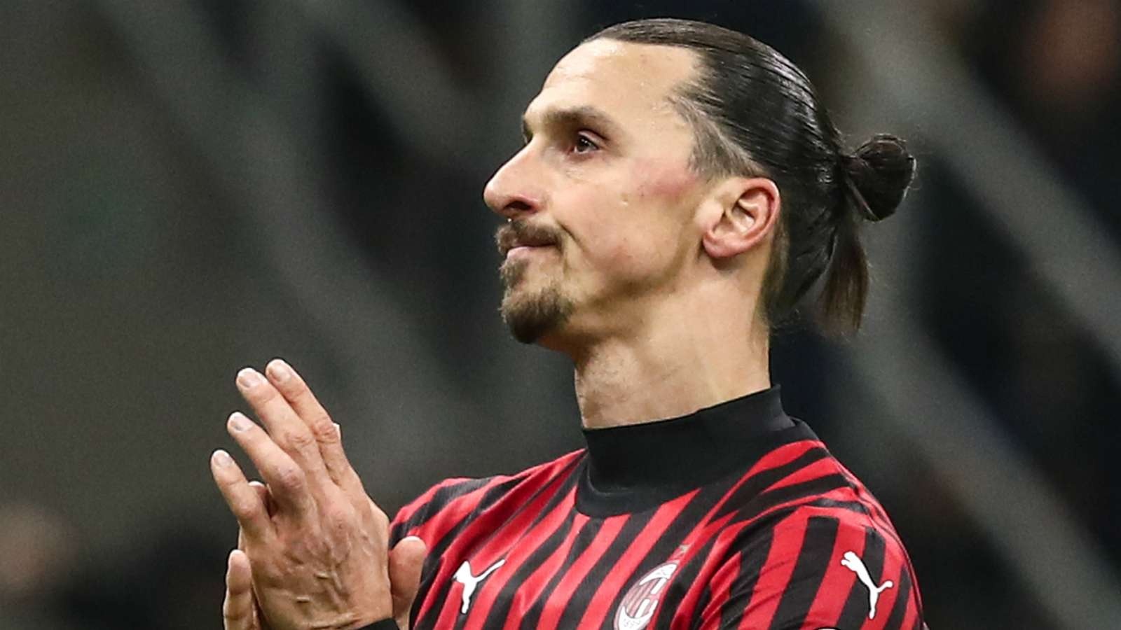 'Ibrahimovic cung dang cap voi Messi va Ronaldo' hinh anh