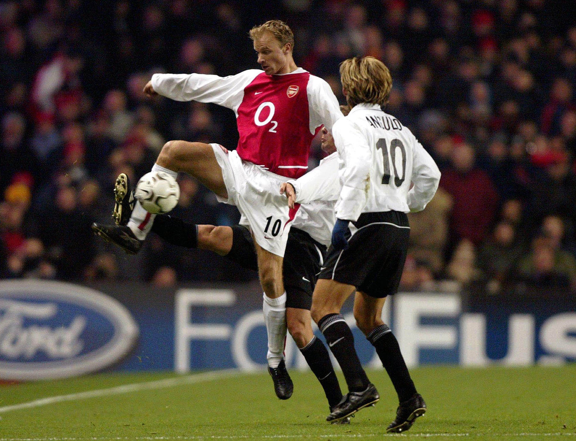 Henry va nhung cau thu tung bi nghi ngo nang luc trong qua khu anh 5