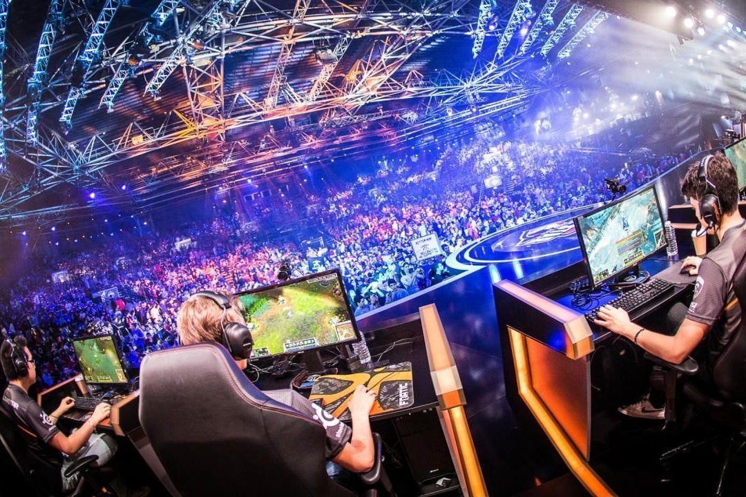 He lo muc luong hang tram nghin USD cua tuyen thu LMHT hinh anh