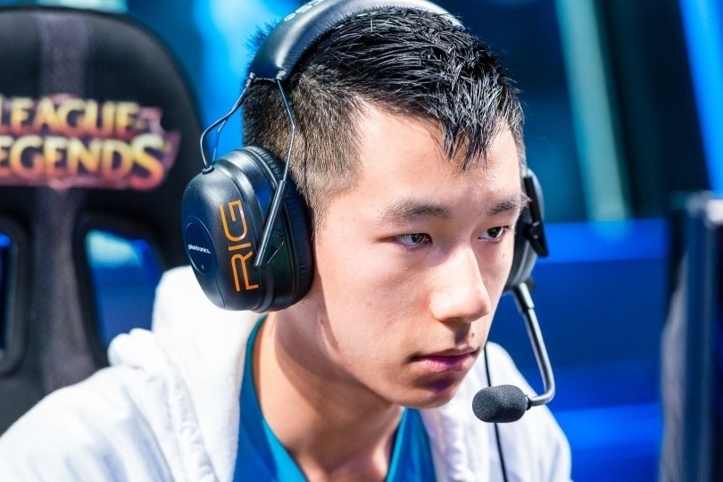 Ngoi sao LMHT goc Viet phan nan khi bi Riot xu phat hinh anh