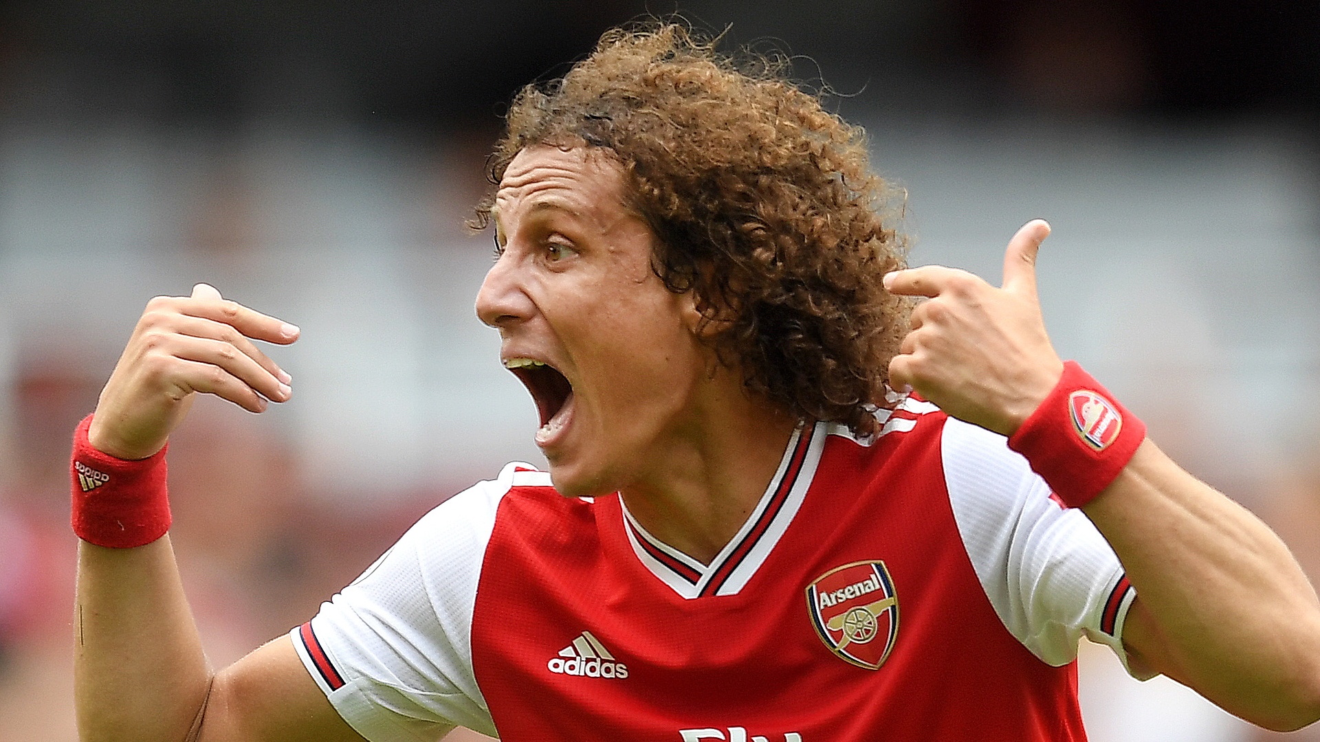 Van Persie tu tin ha guc David Luiz hinh anh