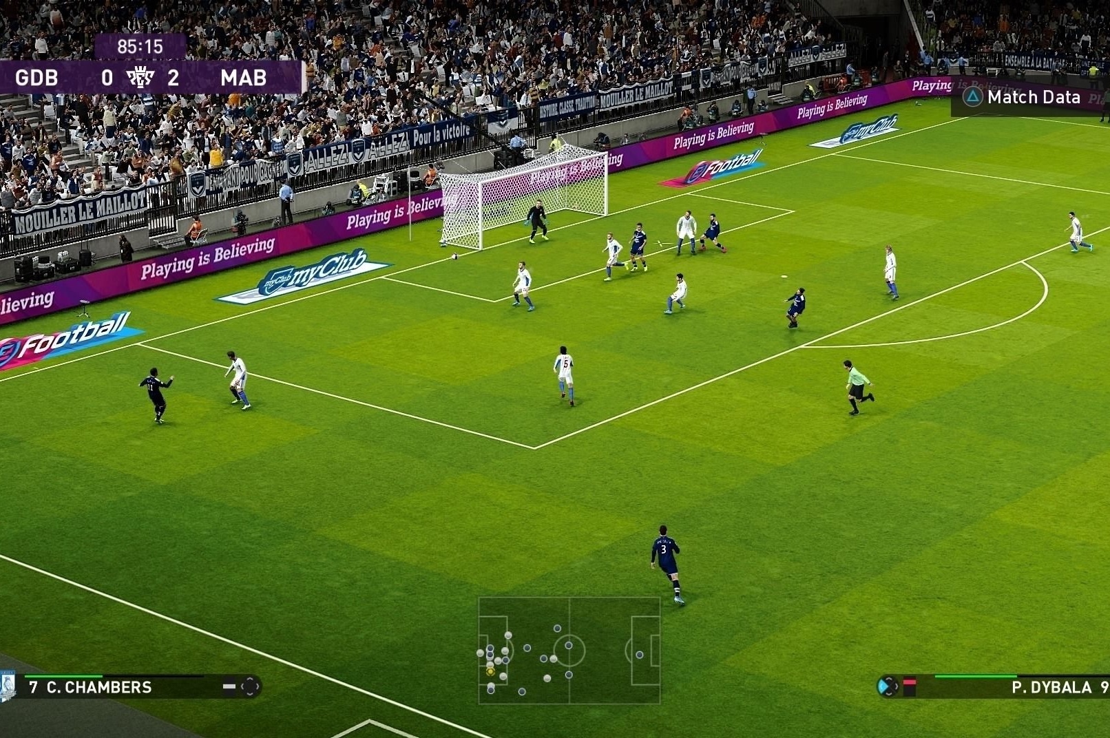 Chua the tro lai san co, cau thu Singapore tranh tai online hinh anh