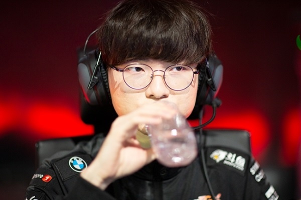 T1 tro thanh cuu vuong cua LMHT Han Quoc hinh anh