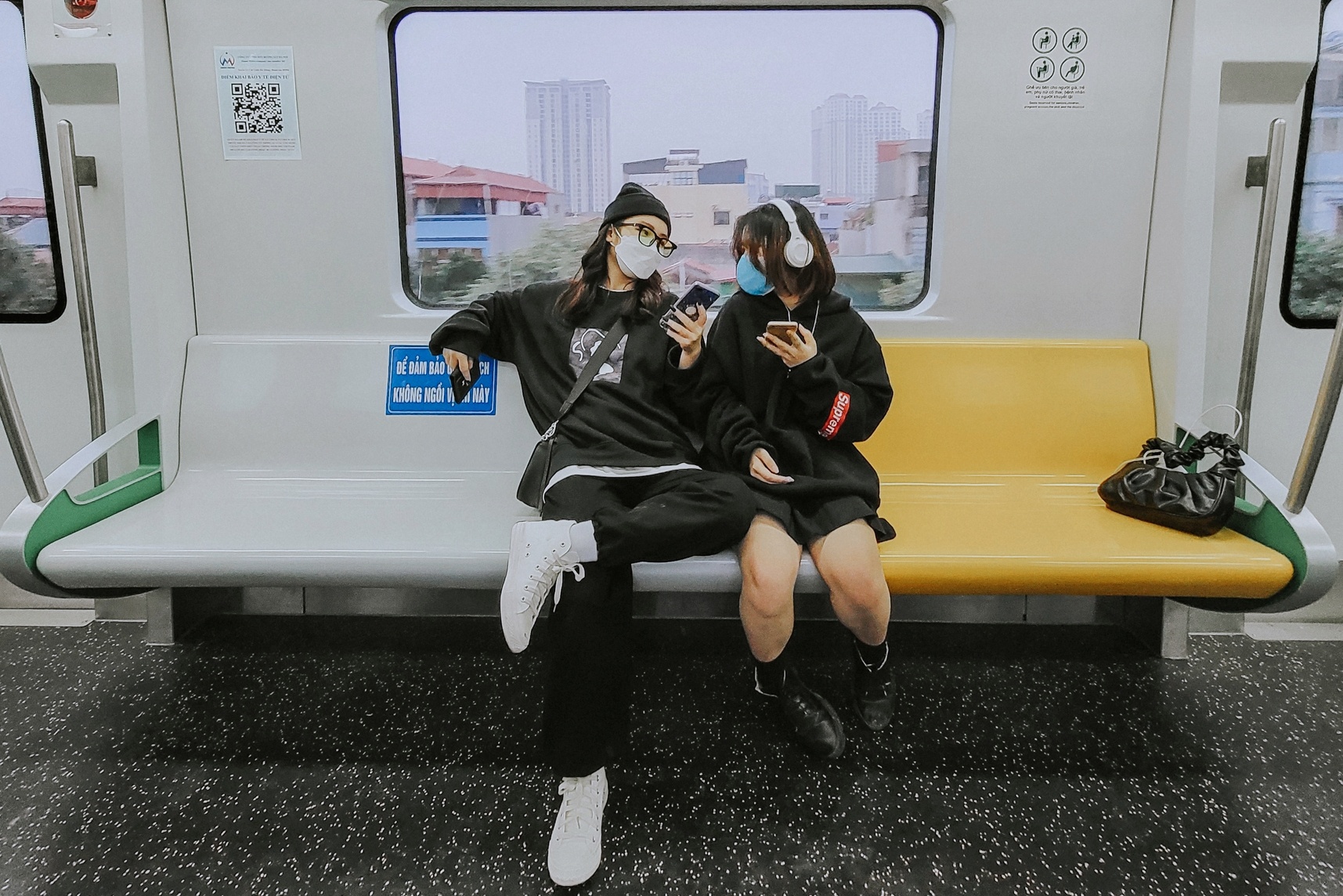 9 khach san gan ga metro, di xem dieu binh khong lo tac duong hinh anh