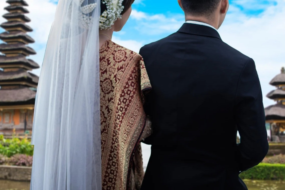 Dich vu 'vo tam' cho khach du lich gay tranh cai o Indonesia hinh anh