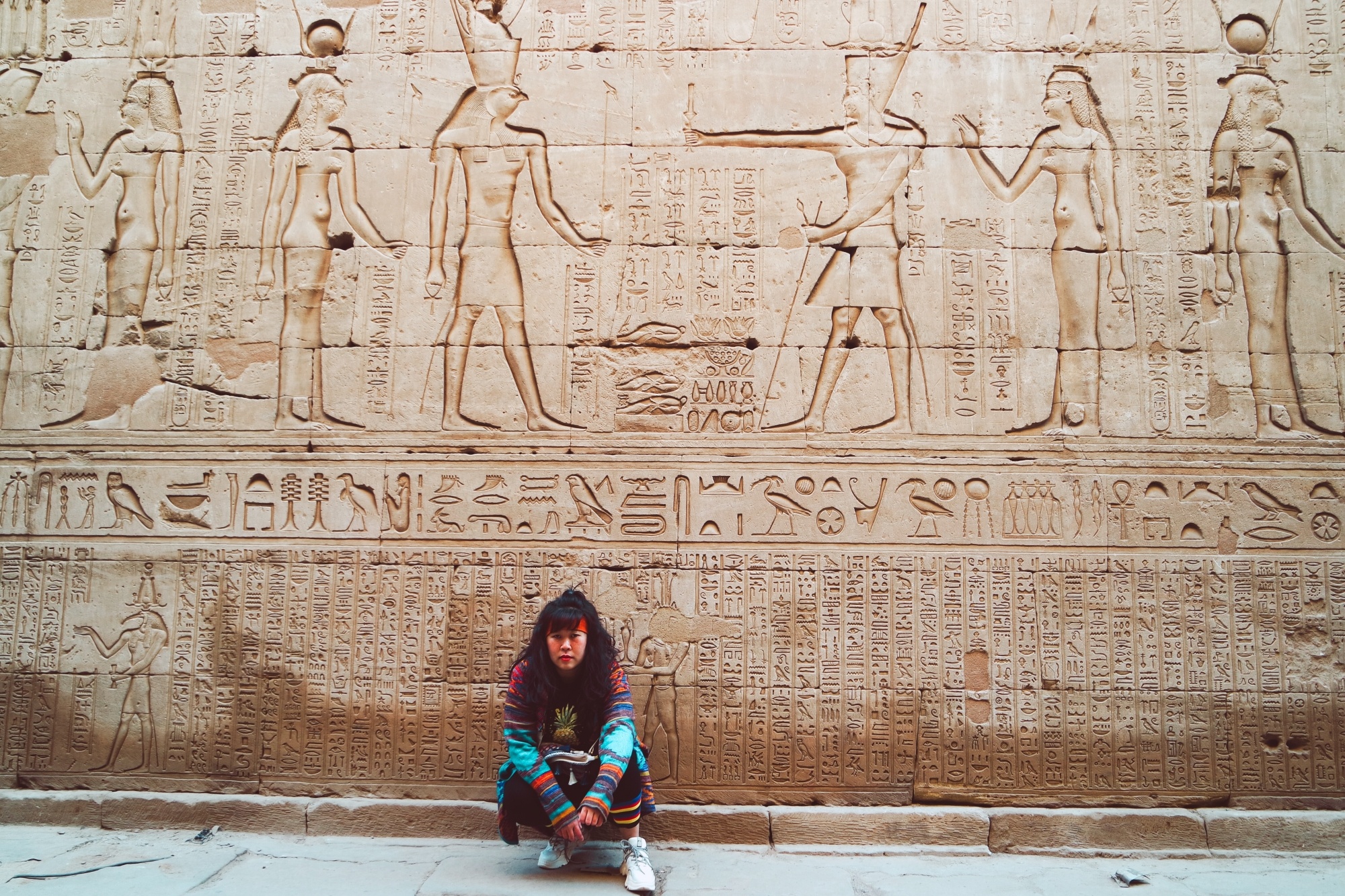 Toi dien kien hoang de Ai Cap trong lang mo co dai hinh anh