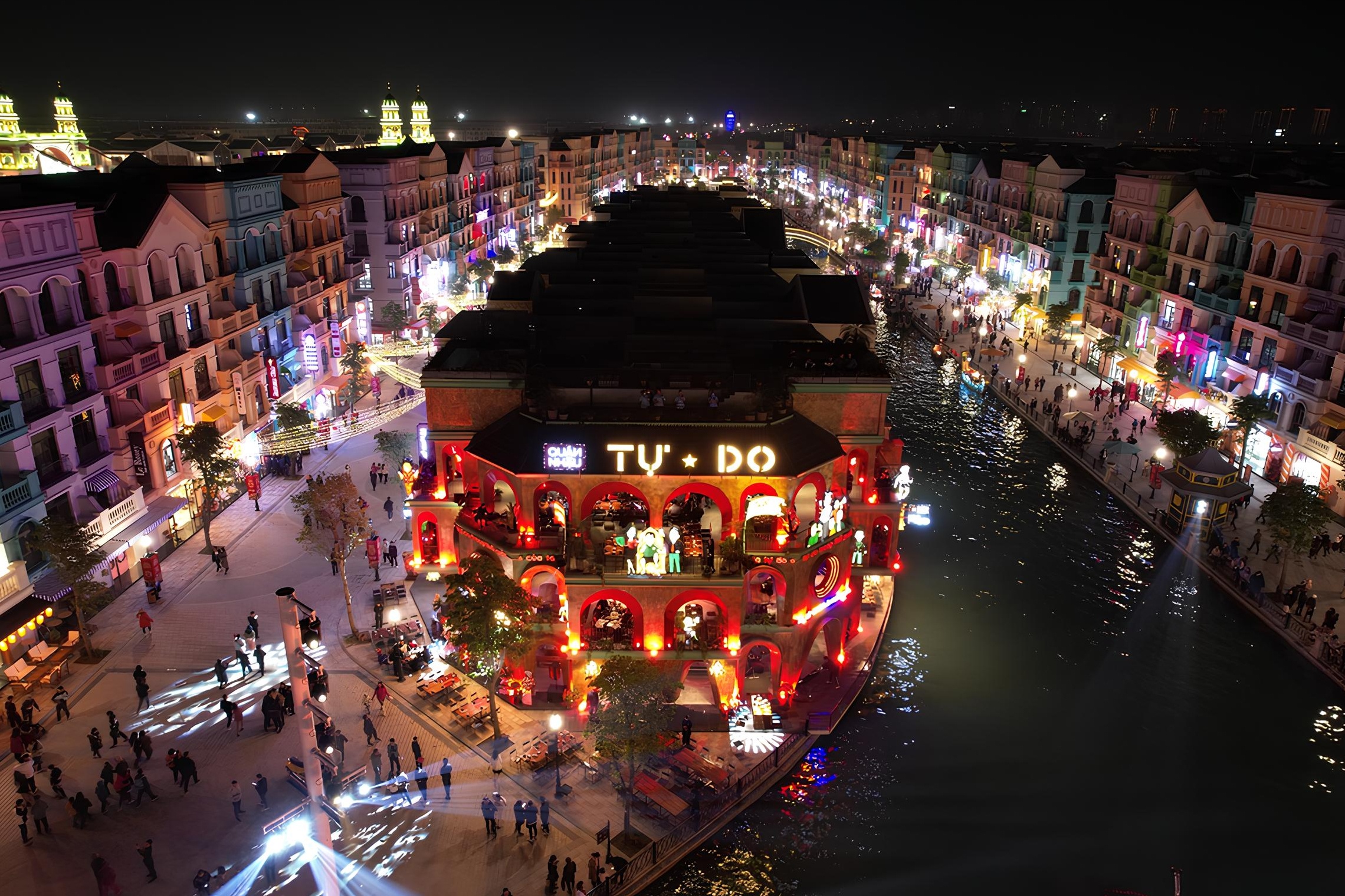 Quan mo xuyen dem o My Dinh, Ocean Park 'cuu doi' sau concert Anh trai hinh anh