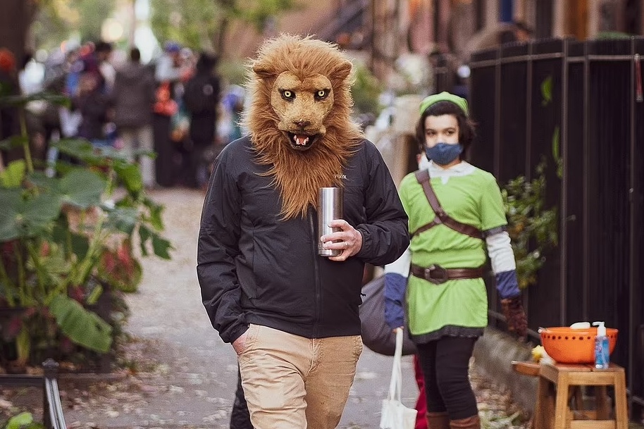 Canh la lung tren duong pho My hinh anh