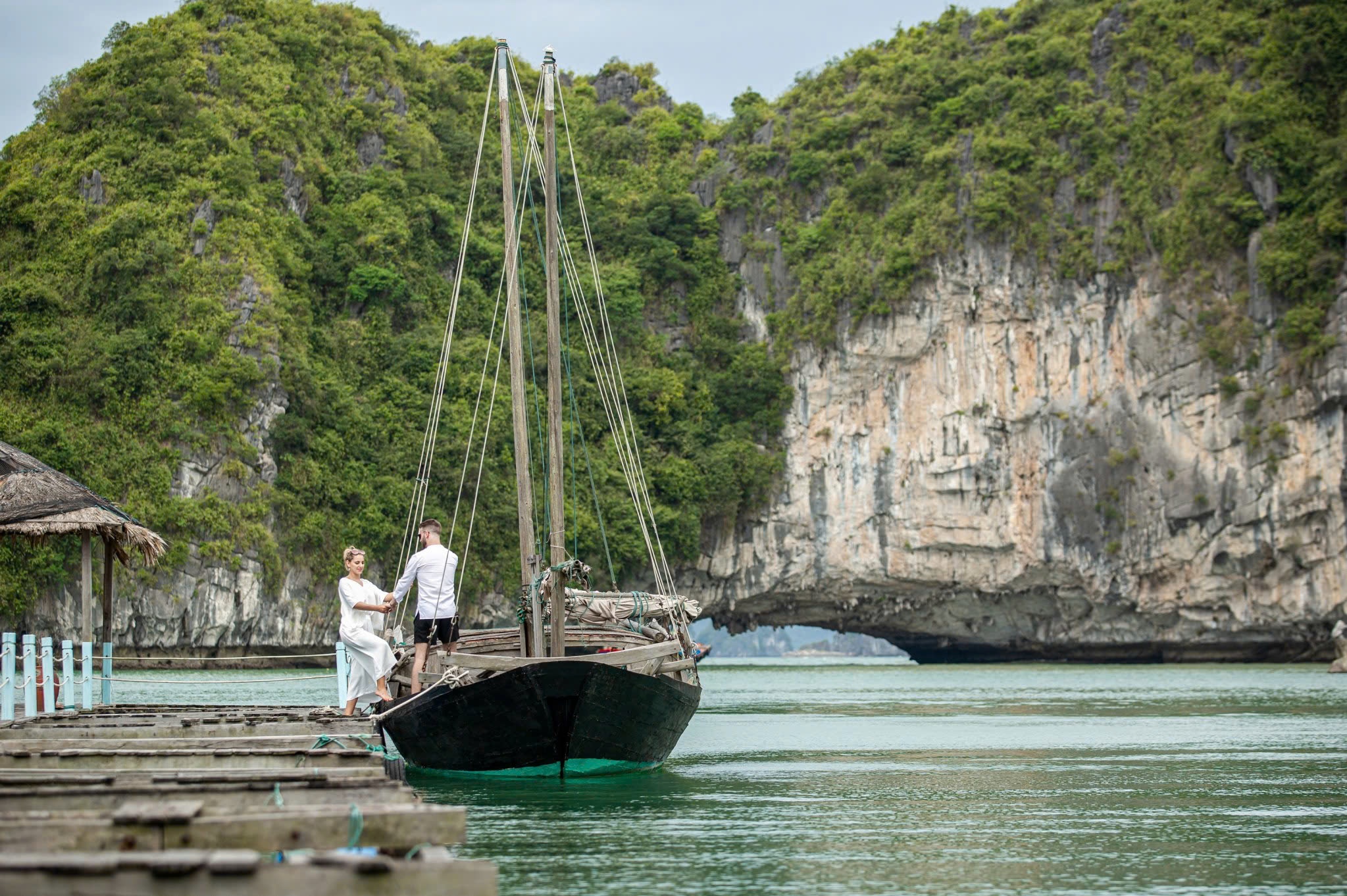 200 khach ty phu lan luot den Ha Long tu thang 12 hinh anh