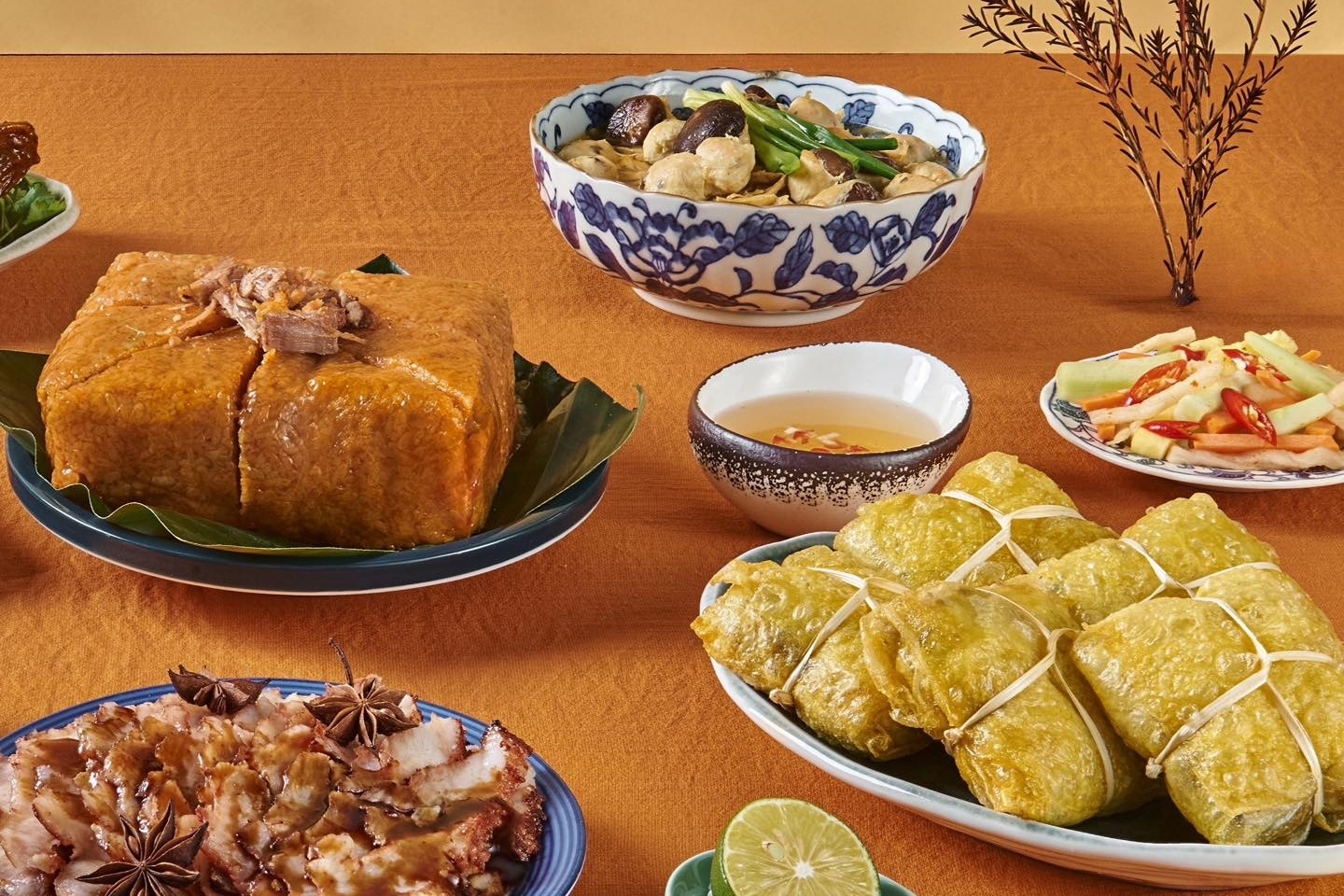 Canh mang dong goi, thit kho cap dong dat hang sat Tet hinh anh