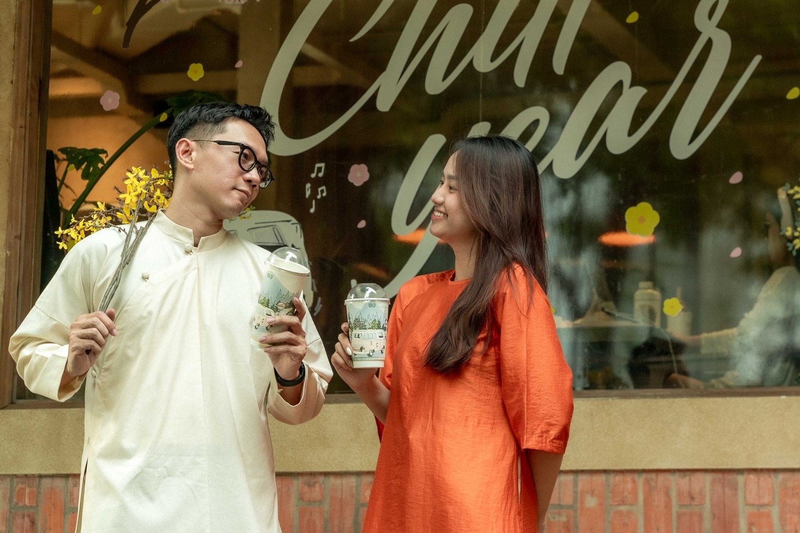 Nhung quan ca phe mo xuyen Tet cho cuoc tu hop dau nam o Ha Noi hinh anh