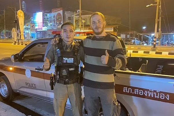 Khach Phap lac duong gan 1.000 km tai Thai Lan hinh anh