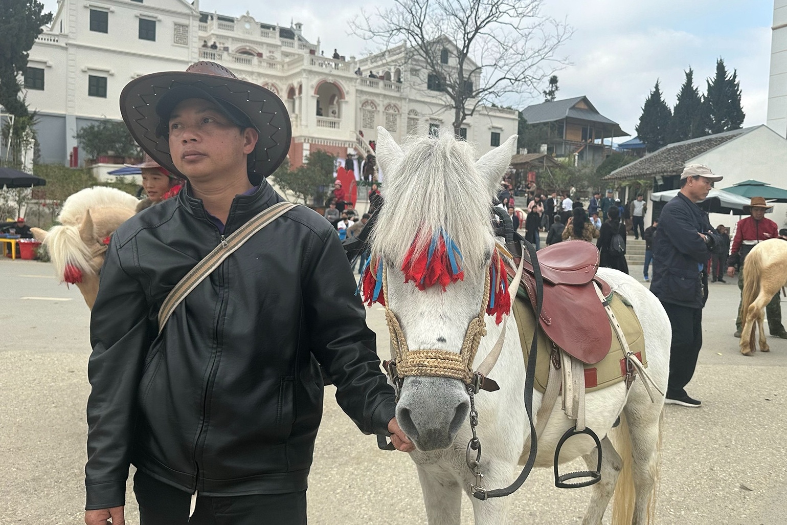 Khach 'vet sach' phong nghi tai Bac Ha, Lao Cai hinh anh