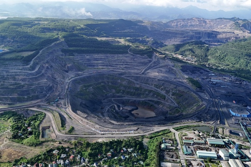 Se co tour du lich ham lo than o Quang Ninh? hinh anh