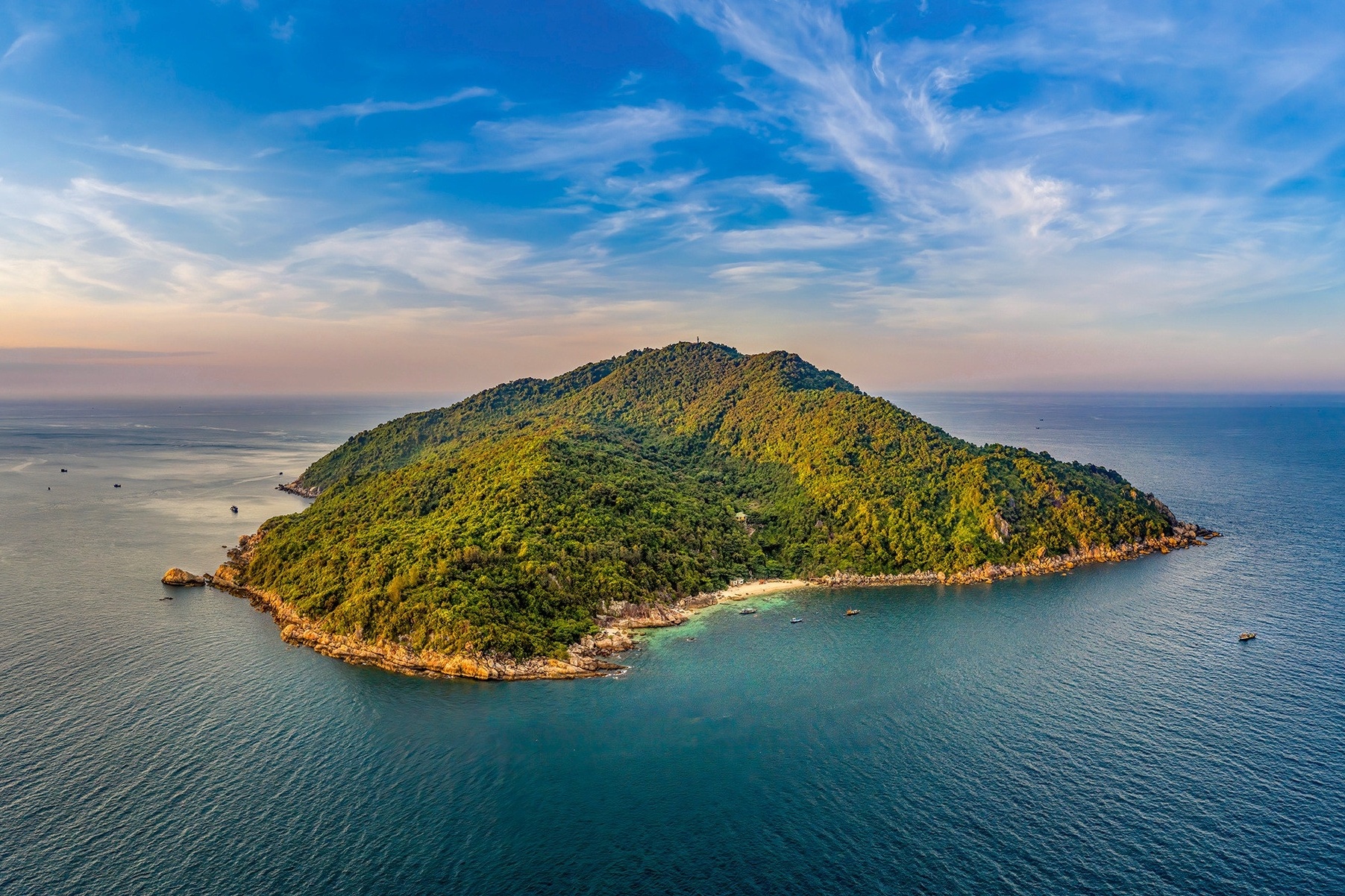 Dua dao o Da Nang thanh diem du lich sieu sang hinh anh