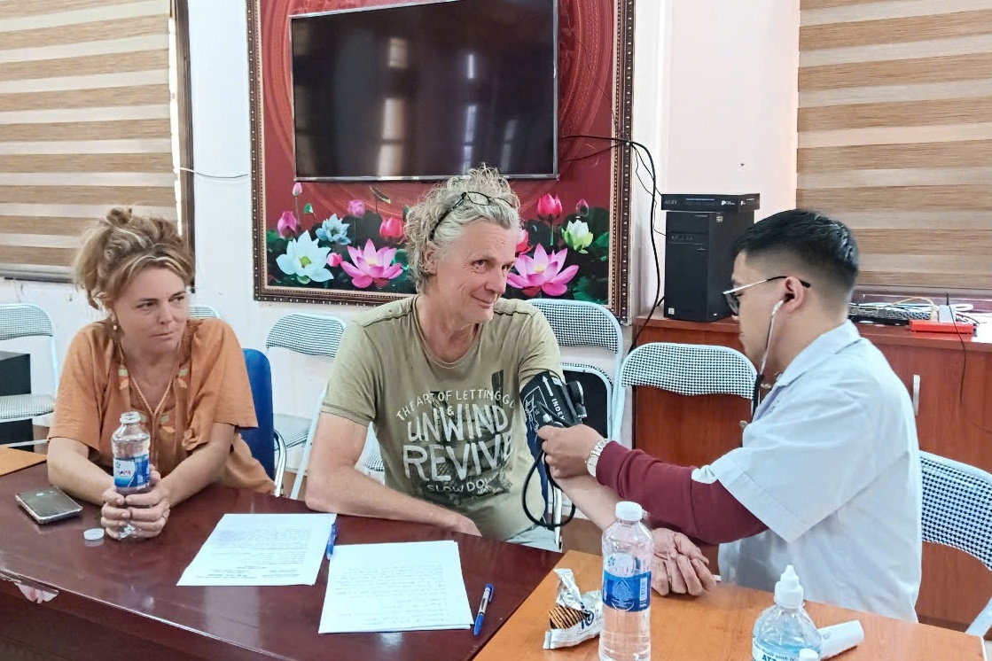 Gan 30 nguoi bang rung tim du khach Ha Lan mat tich khi leo Fansipan hinh anh