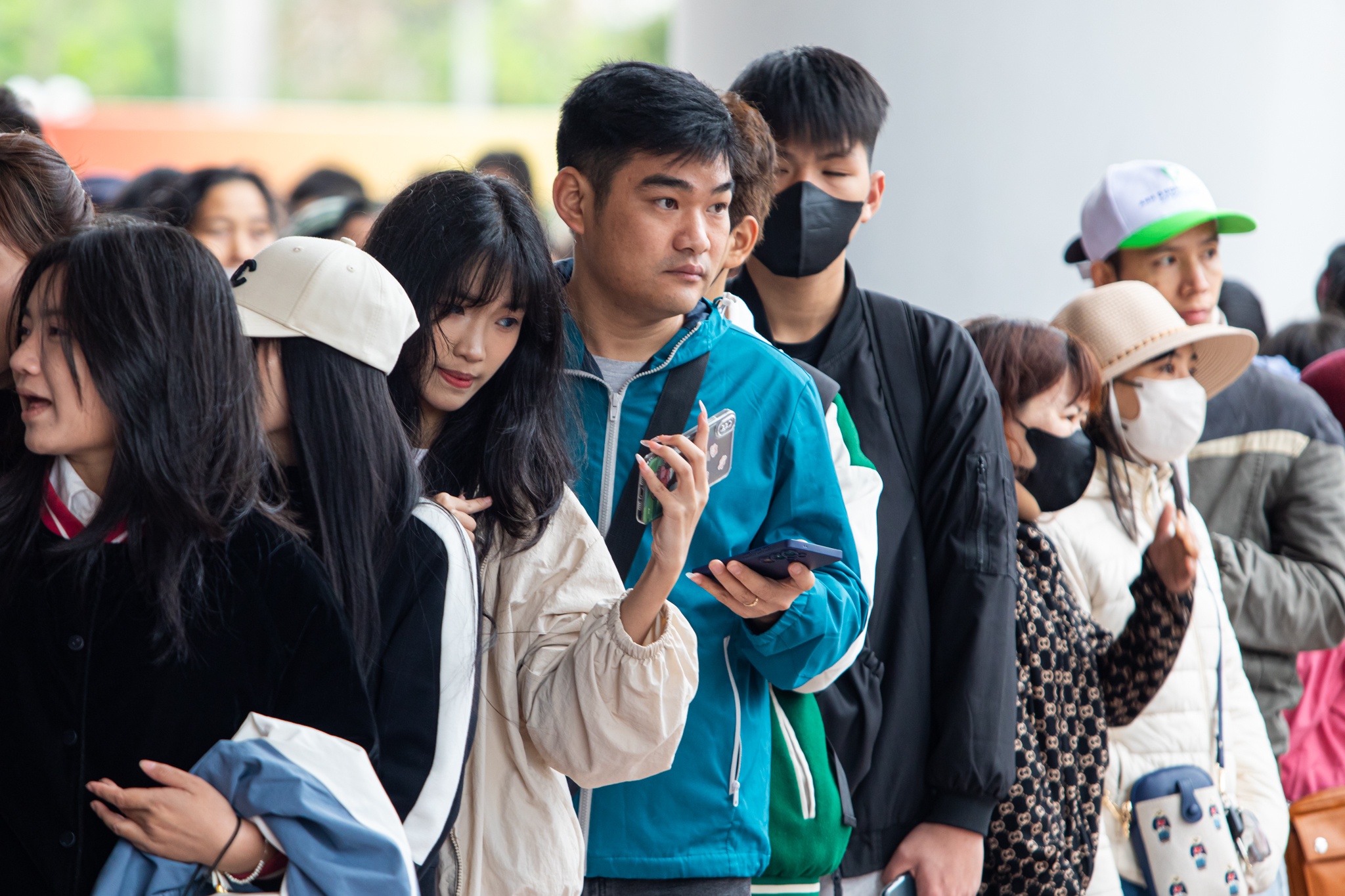 Den tu 4h sang moi mong co ve di tour du lich mien phi o Bac Ninh hinh anh