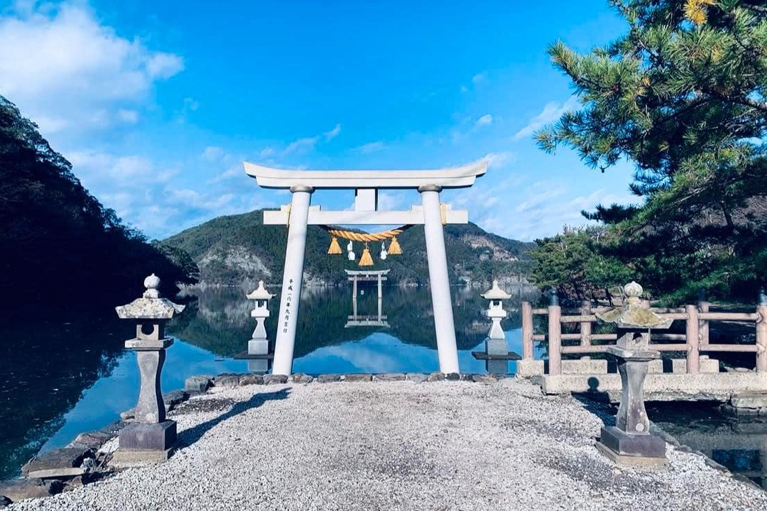 Den thieng Nhat Ban 'cam tiet' khach du lich hinh anh