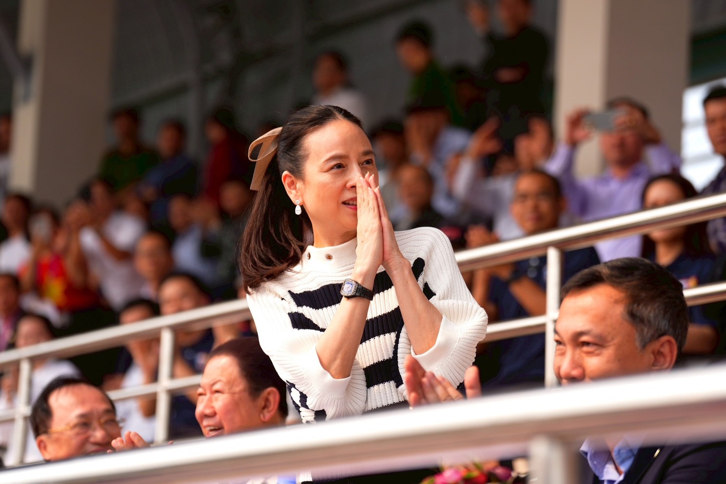 Madam Pang tam tac khen pho ga san bay Noi Bai hinh anh