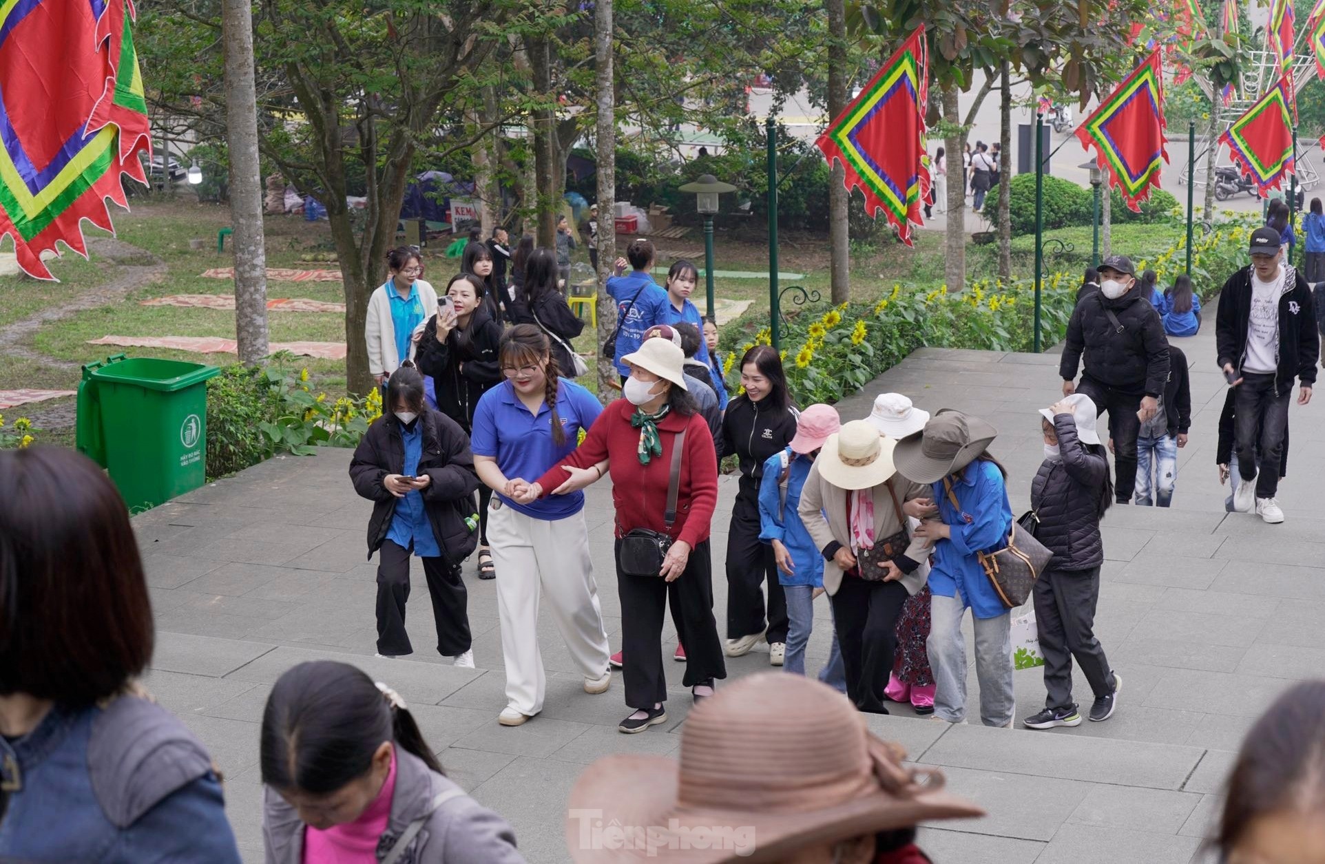 Giỗ tổ ảnh 3 Gio to anh 3