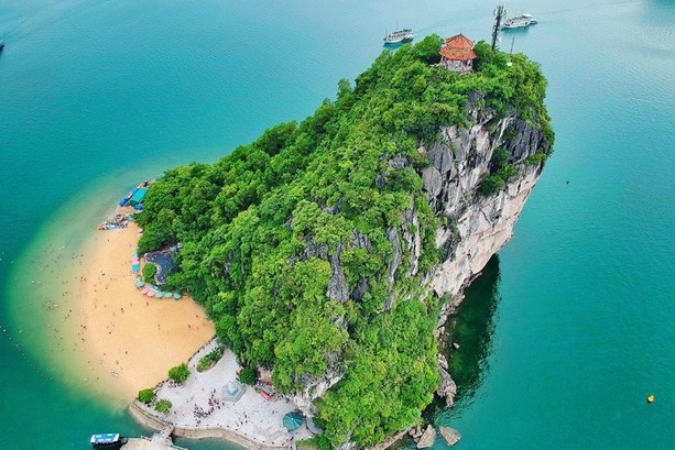 Sap het canh ca vinh Ha Long chi co 1 bai tam hinh anh