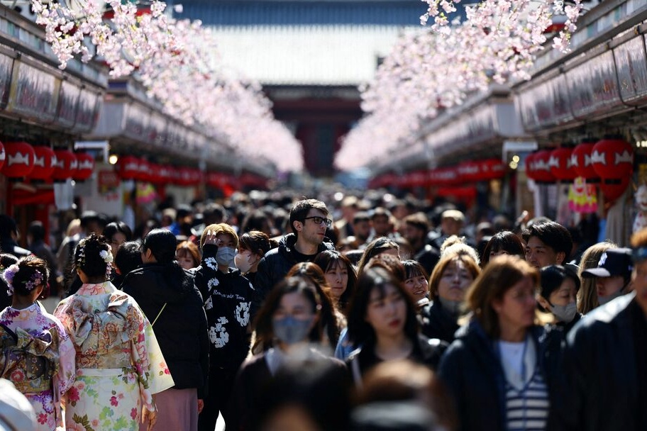 Du lich toan cau 'khong he han' truoc rao can thue? hinh anh