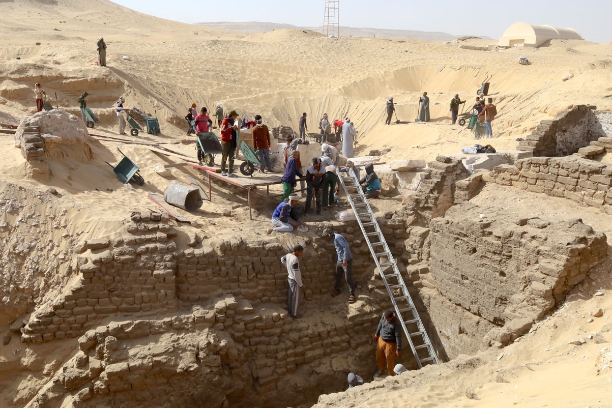 Tim ra ngoi mo co the viet lai lich su Ai Cap hinh anh