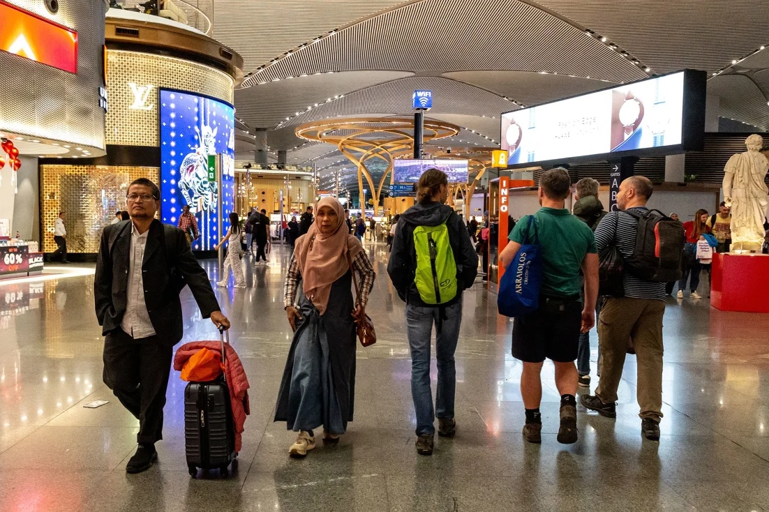 10 san bay dong nhat hanh tinh hinh anh