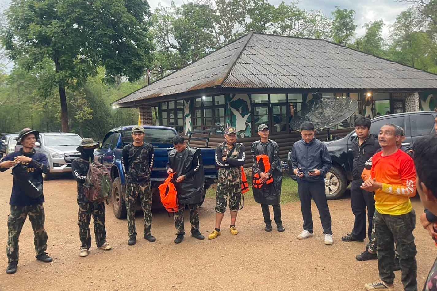 Kiem lam Thai Lan chet duoi khi tim dien thoai bi du khach danh roi hinh anh