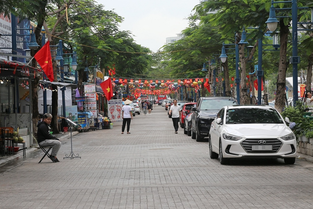 Canh kho tin o Ha Long dip nghi le hinh anh