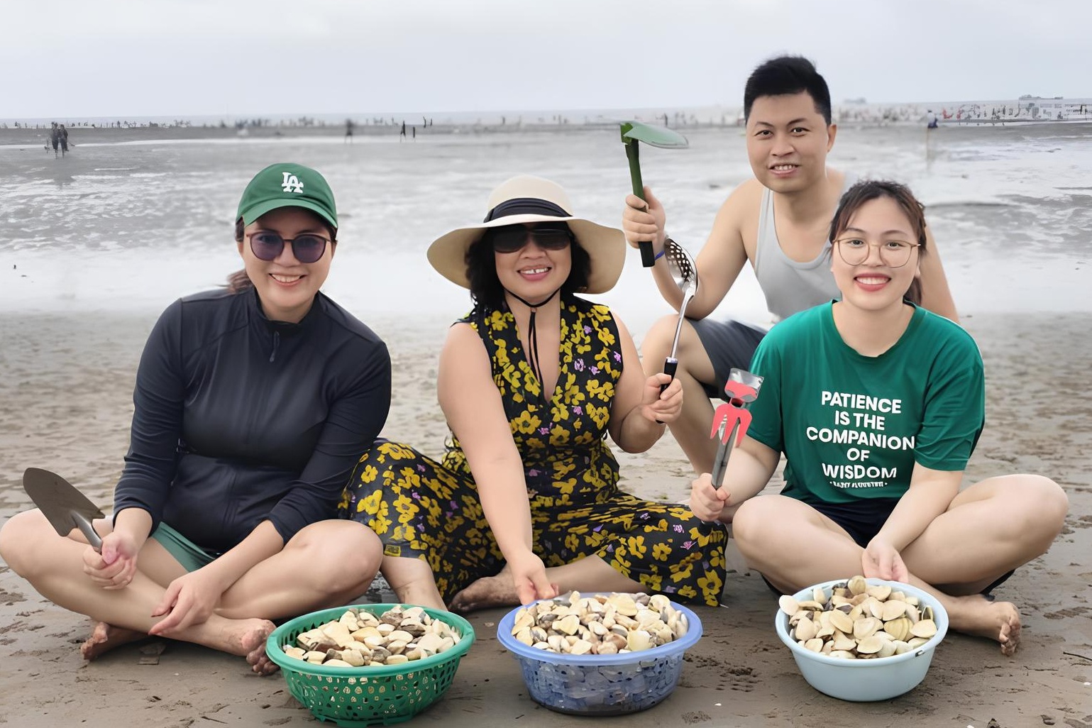 Cao ngao thanh 'trend' o bai bien Hai Phong dip le hinh anh