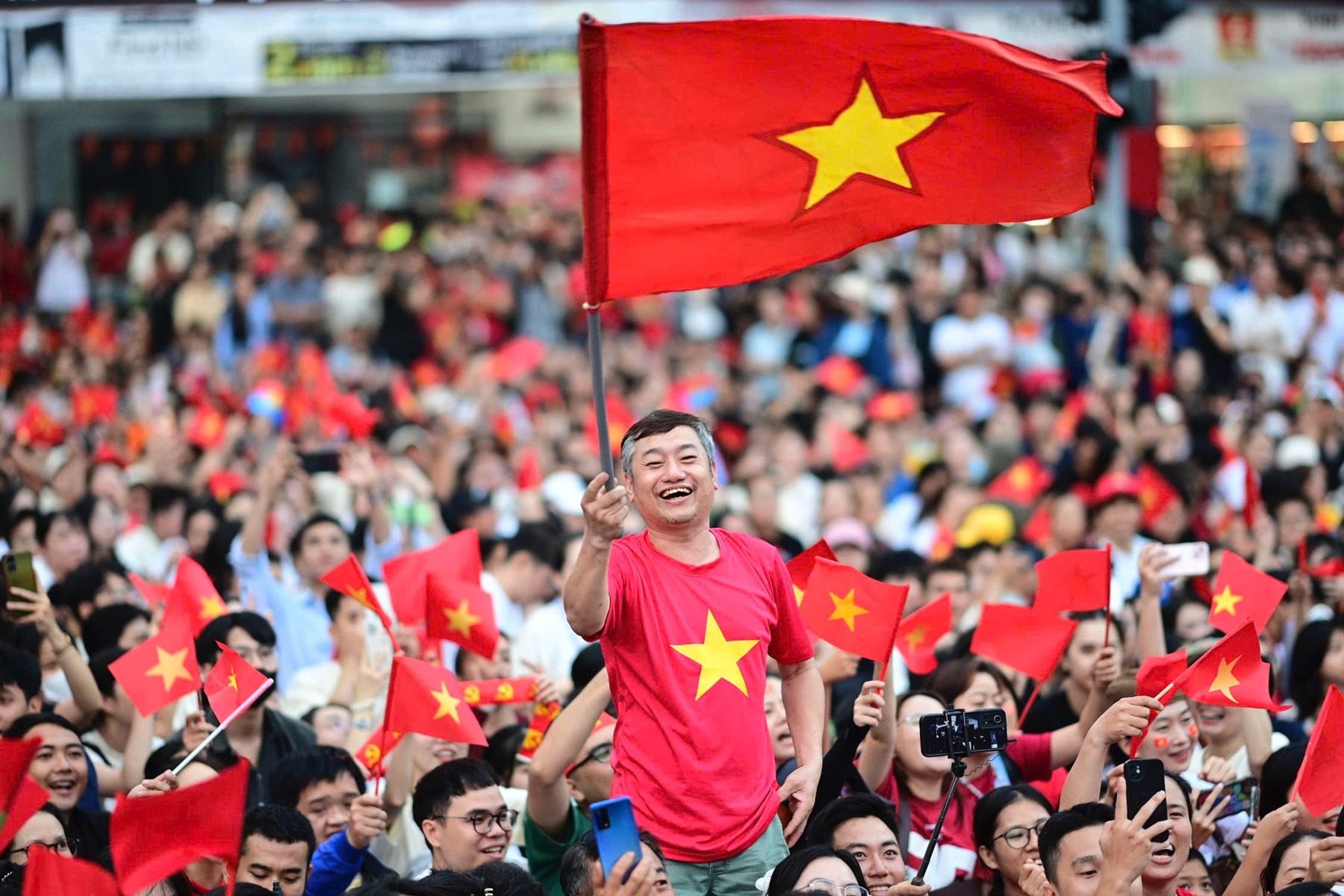 Du lich TP.HCM dan dau ca nuoc dip 30/4-1/5 hinh anh