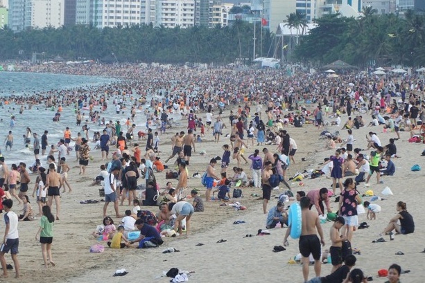 Xuat hien sua lua nguy hiem o bien Nha Trang hinh anh