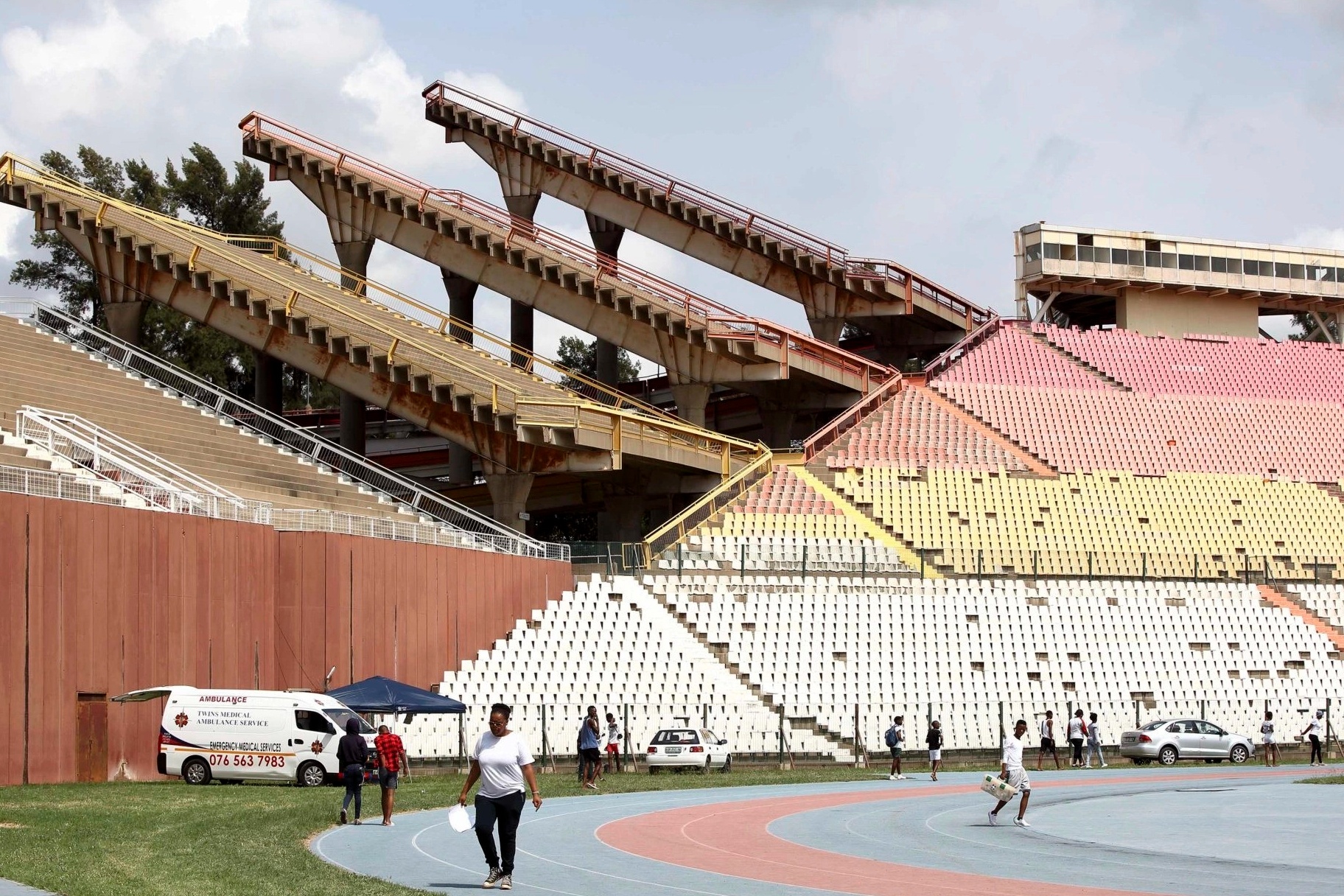 San van dong Nam Phi hut khach vi khan dai 'ky di' hinh anh