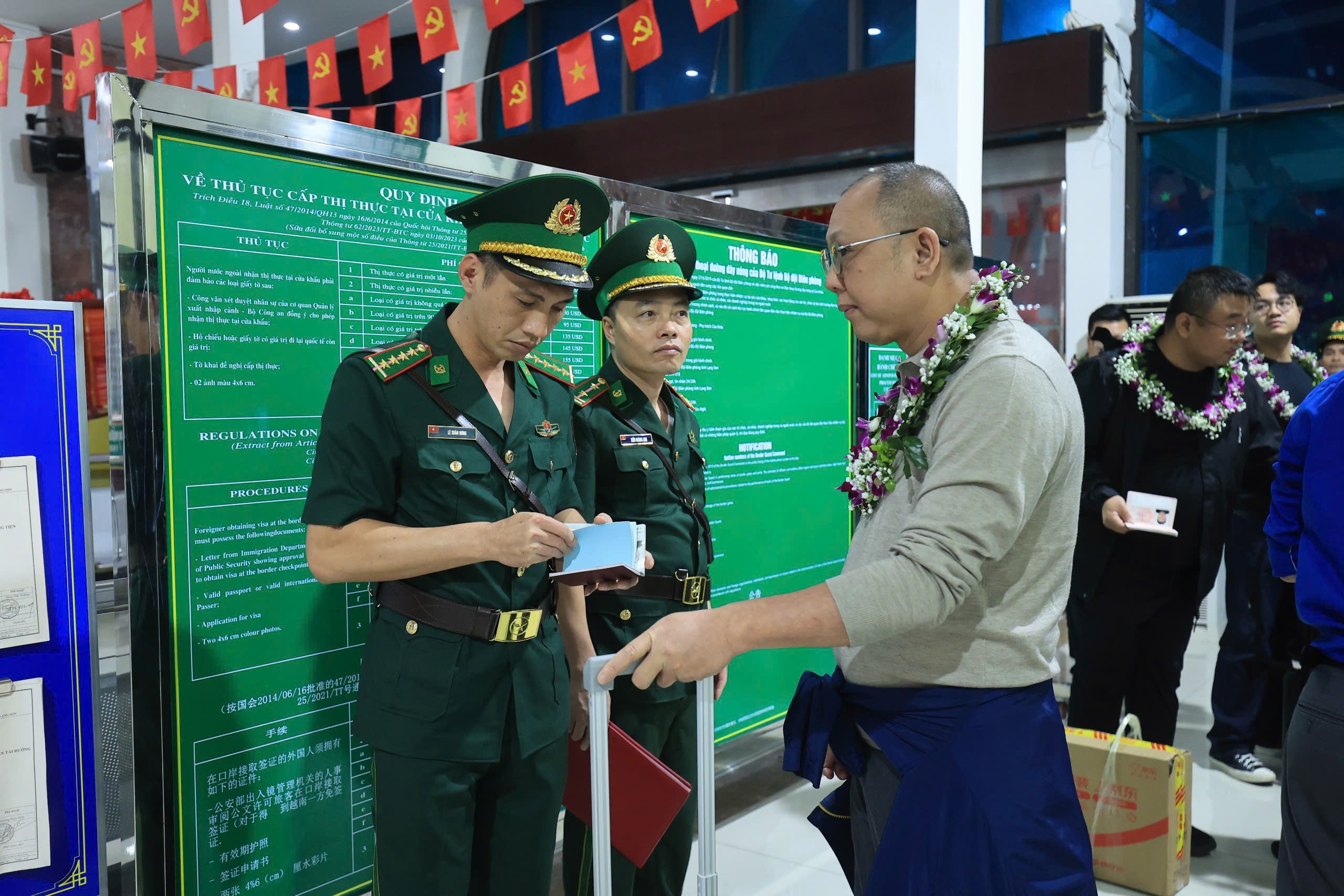 tau lien van Trung Quoc anh 8