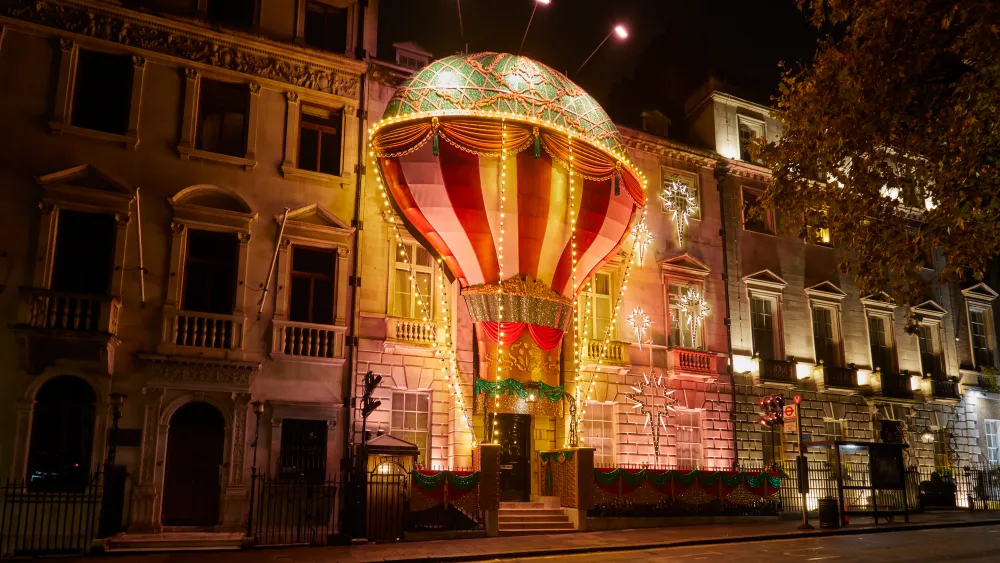 Gioi tinh hoa thuc su gap go o dau? hinh anh