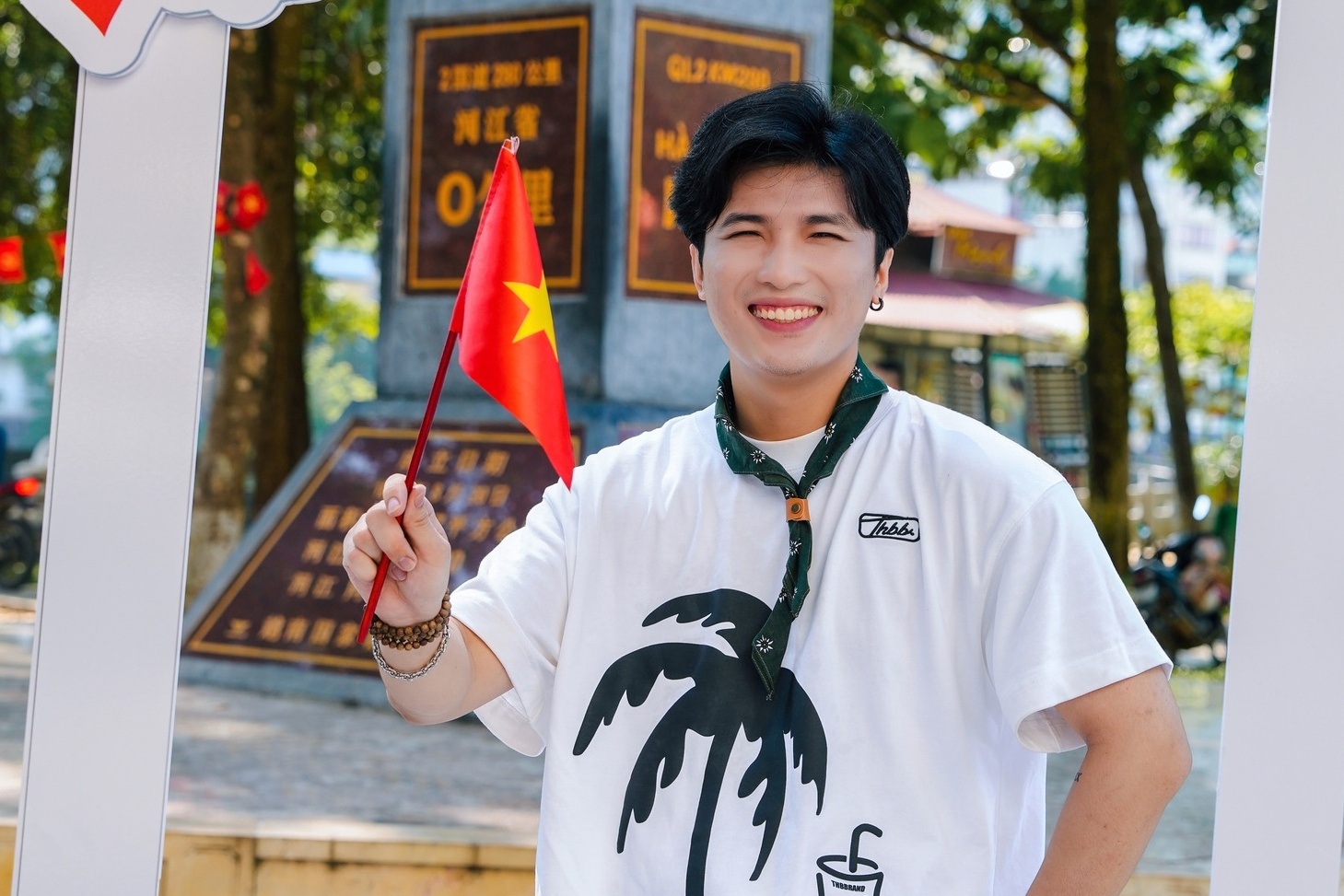 Giu nguyen cot moc 'Ha Giang 0 km' sau sap nhap hinh anh