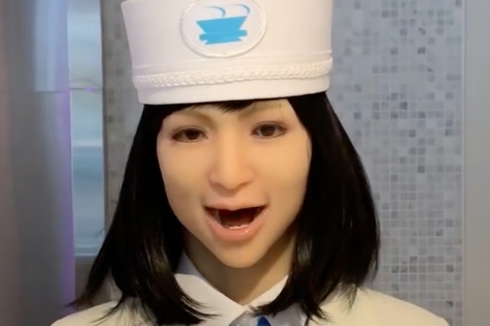 Khach 'rung minh' den khach san robot o Nhat Ban hinh anh