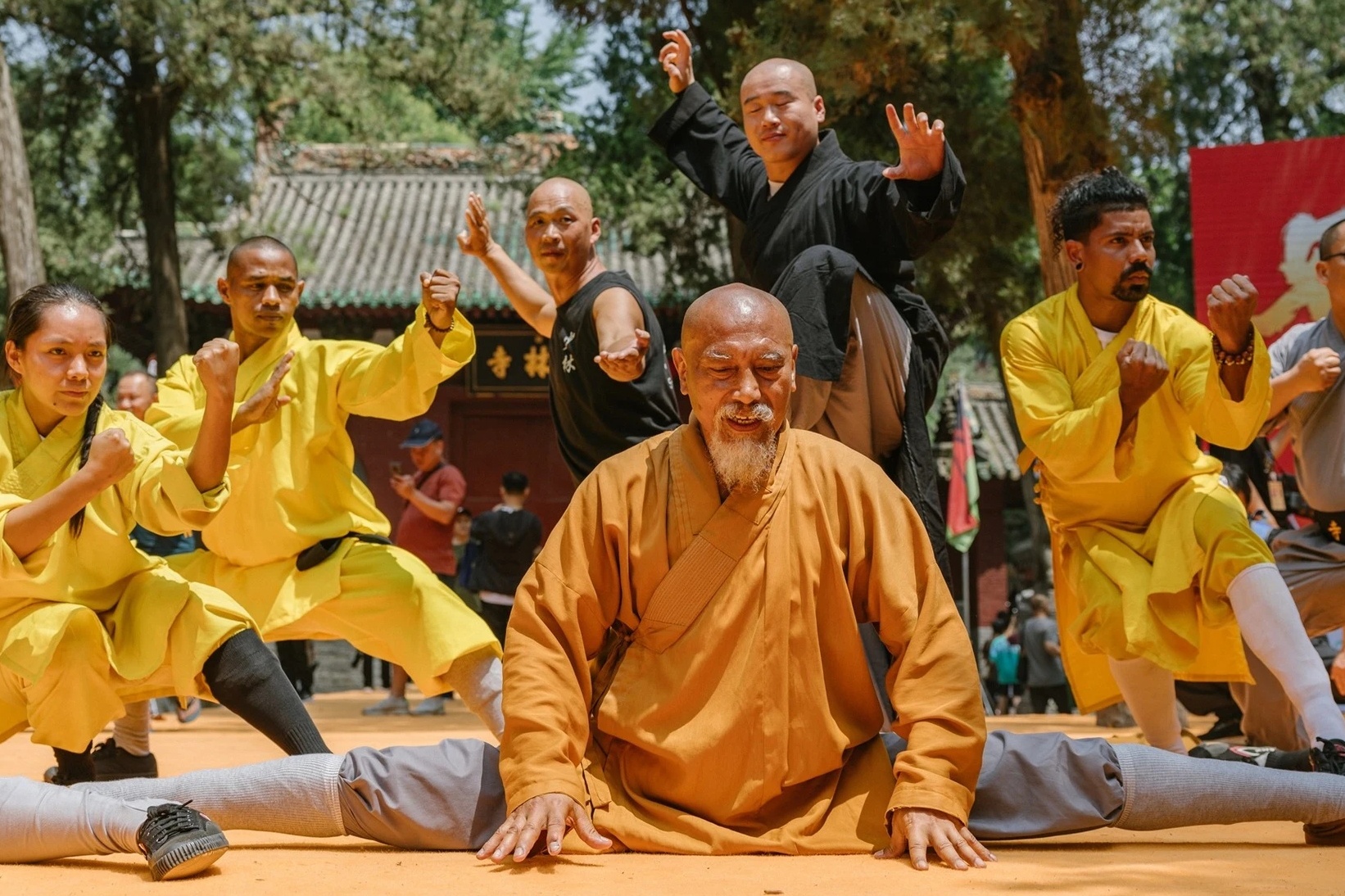 Nhieu nha su Thieu Lam 'thao chay' vi lich tu moi khac nghiet hinh anh