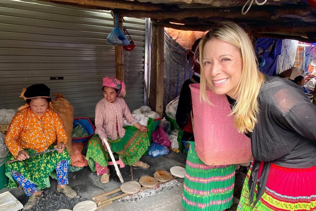 Co gai My sang Viet Nam du lich, o lai 10 nam hinh anh