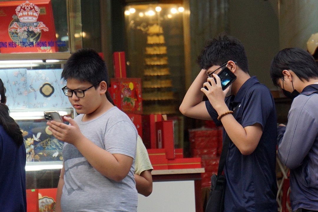 'Va vat' tu 3h sang mua banh Trung thu dac san Hai Phong hinh anh