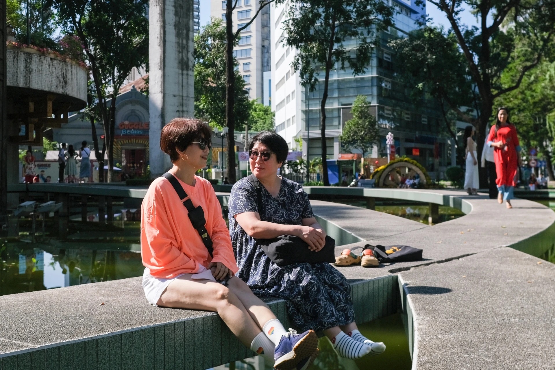 Khach Han 'ne' du lich Campuchia, Viet Nam chiu anh huong hinh anh