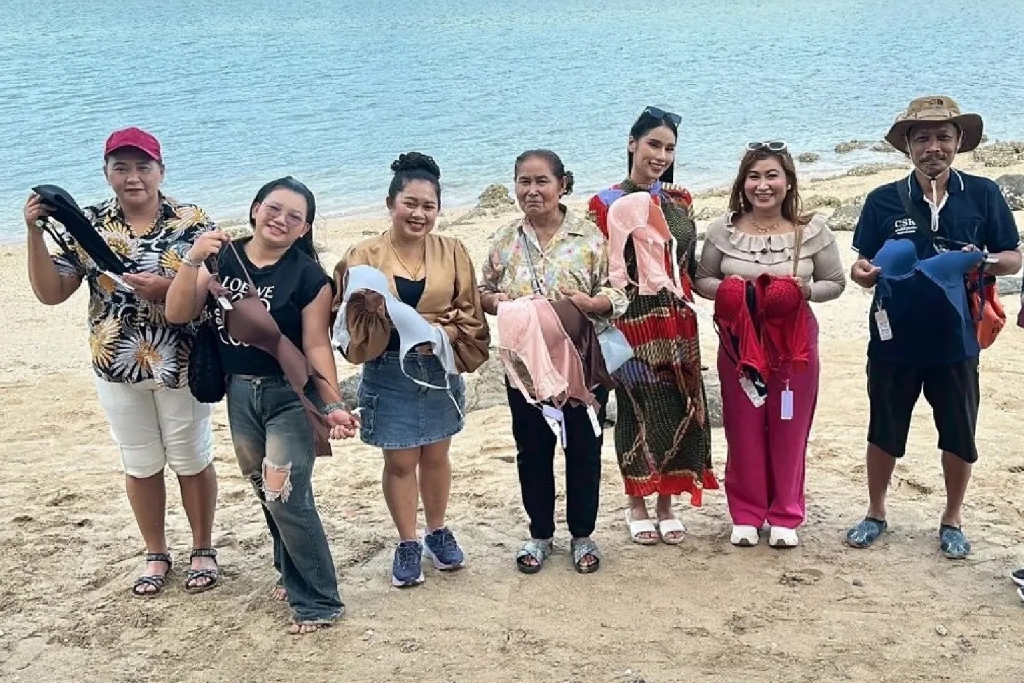 Ky la ngoi den dat le bang ao nguc o Thai Lan hinh anh