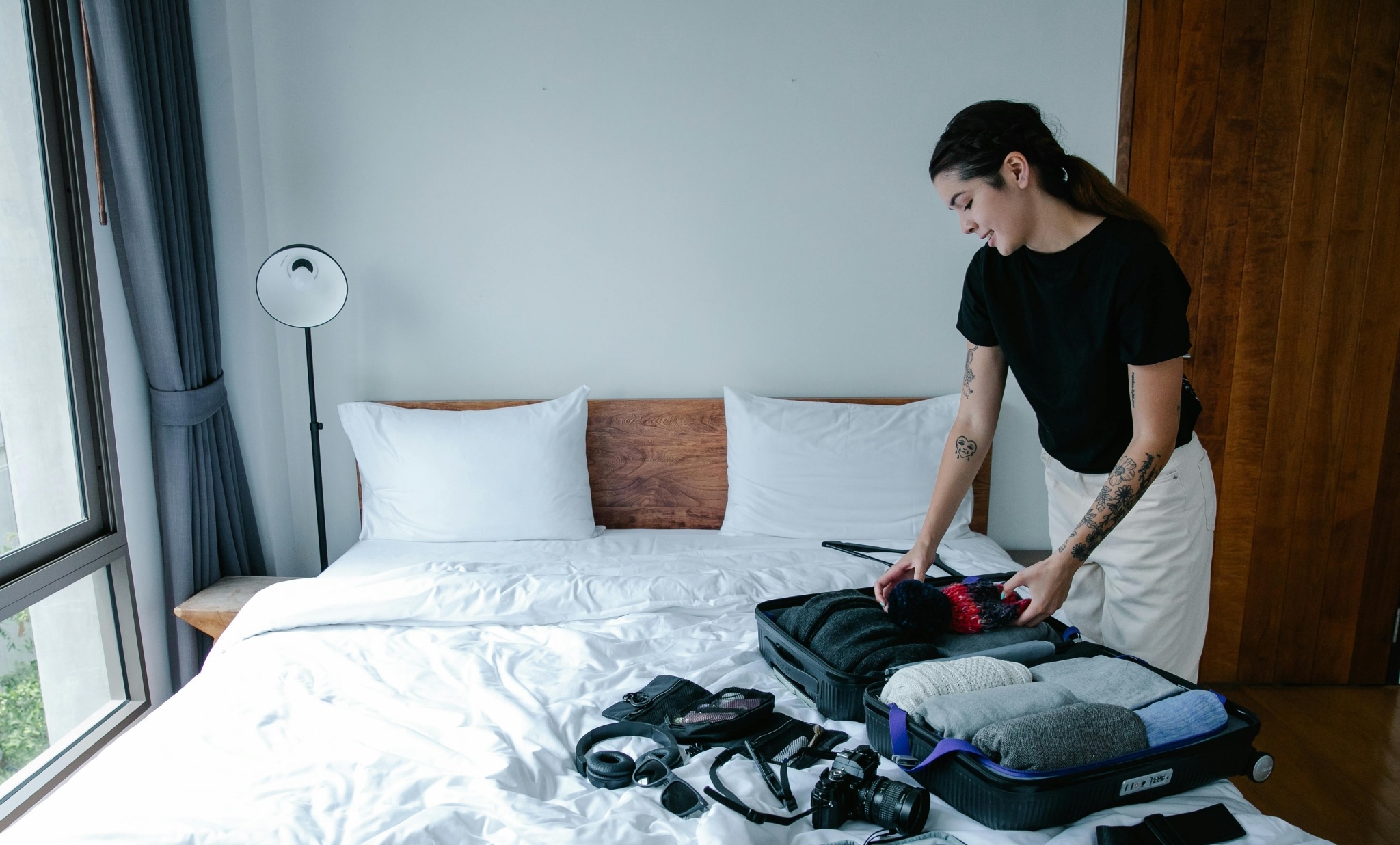 Tai sao chan ga khach san mau trang? hinh anh