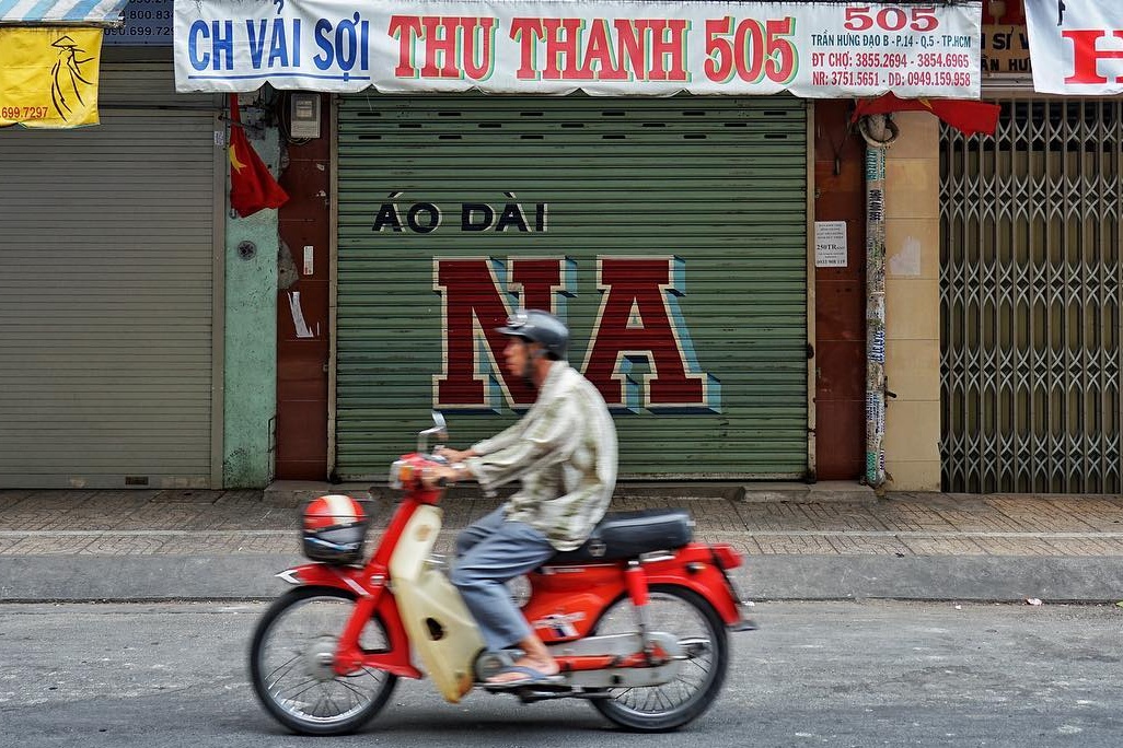 Khach Tay ke 2 nhip song doi lap o Viet Nam hinh anh