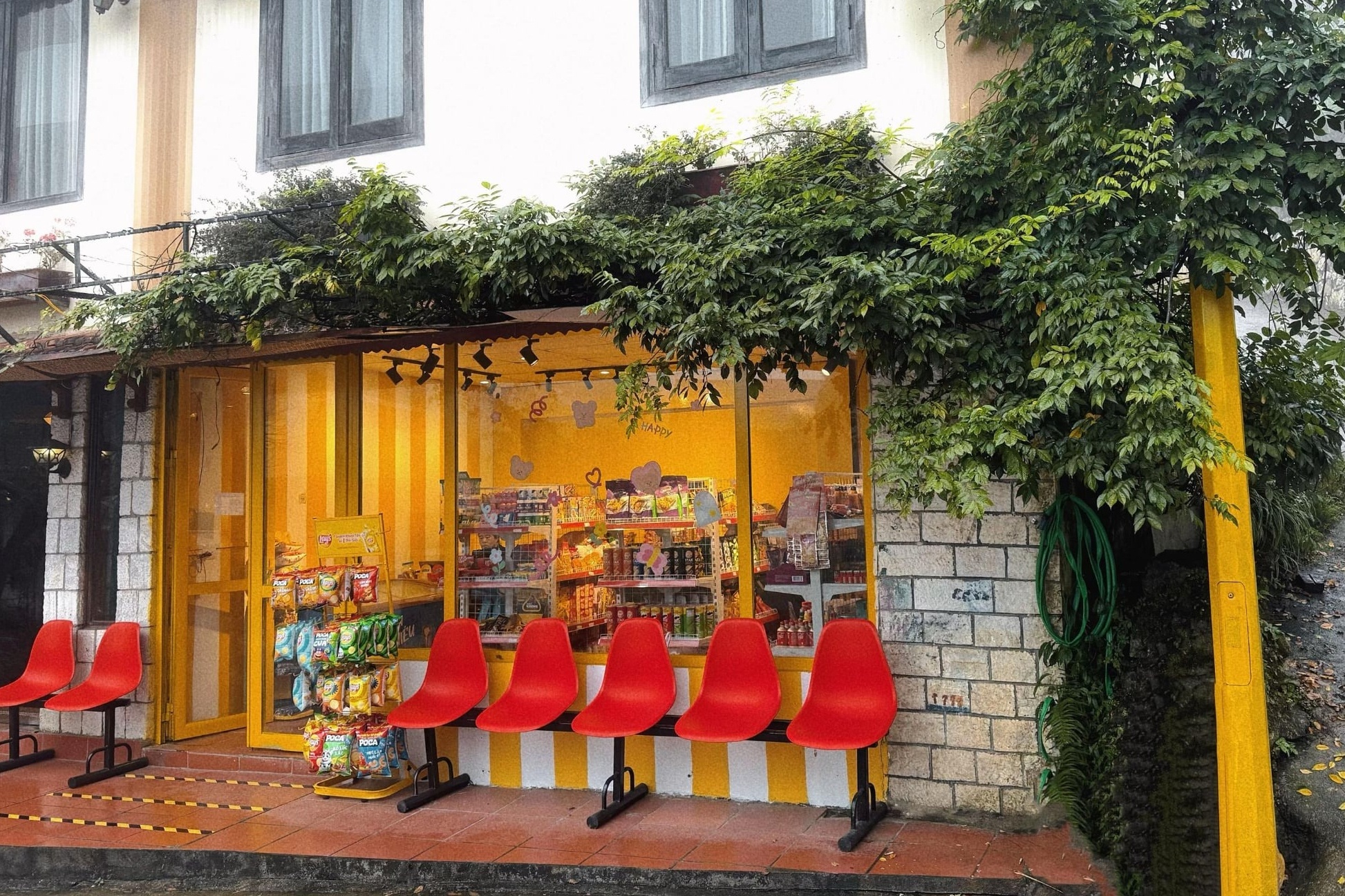 Tiem tap hoa 'nhin nhu Thai Lan' hut khach o Sa Pa hinh anh